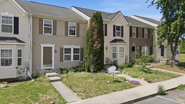 Building Photo - 808 Marquette Dr