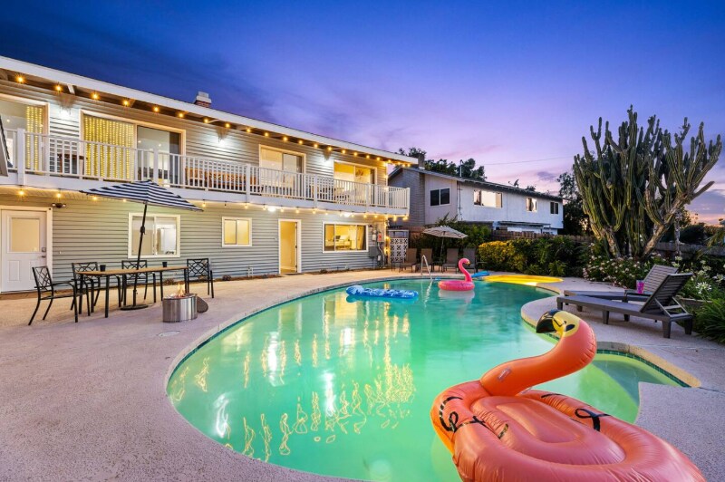 Building Photo - 321 W Kalmia St