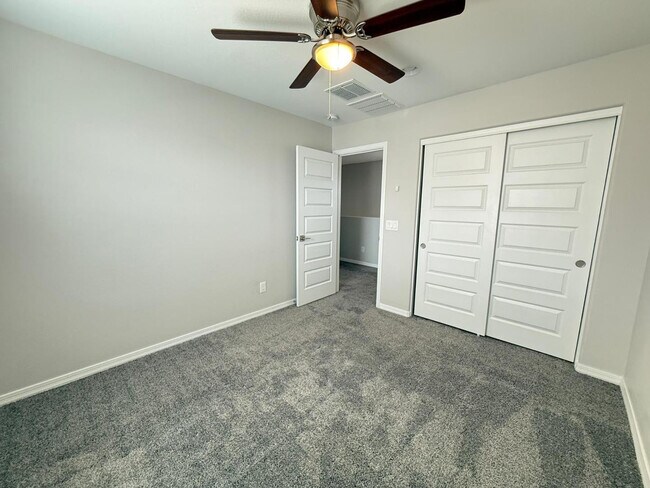 Building Photo - 14220 W Buckskin Trl