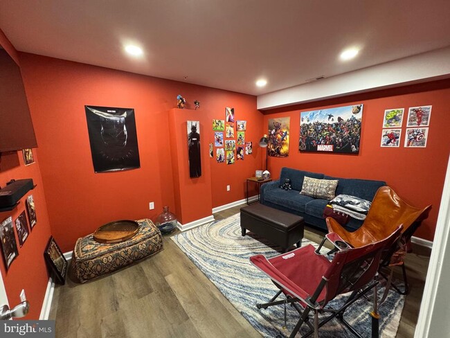 Building Photo - 220 Fountain Ln