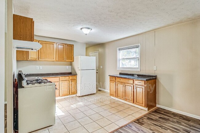 Building Photo - 3541 N Wittfield St