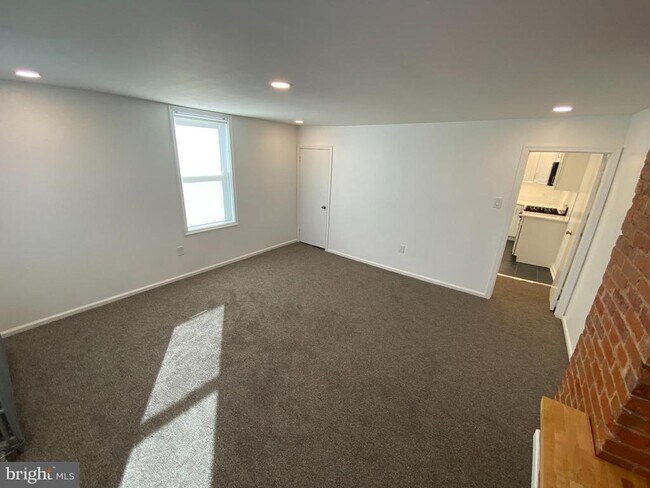 Building Photo - 1216 S 11th St