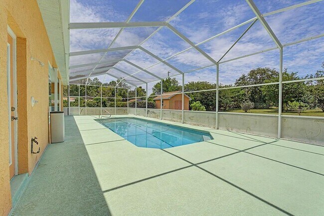 Building Photo - 20811 SW 81st Loop