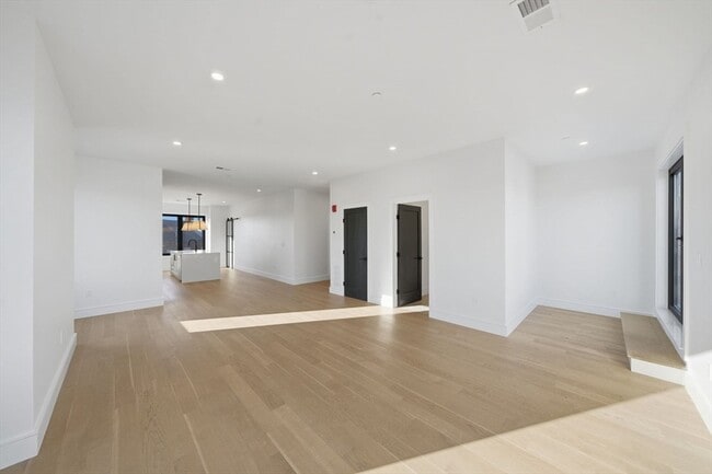 Building Photo - 238 Webster St