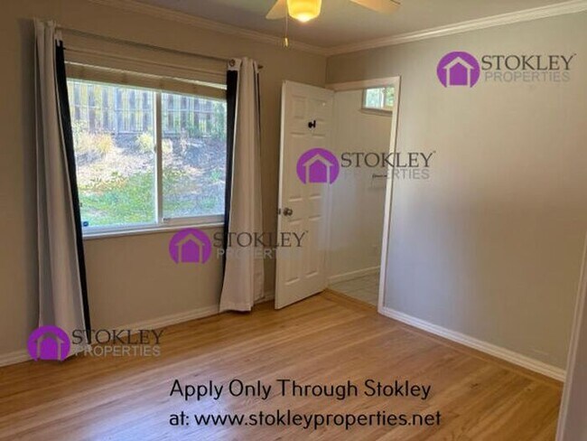 Building Photo - 231 Ivy Dr