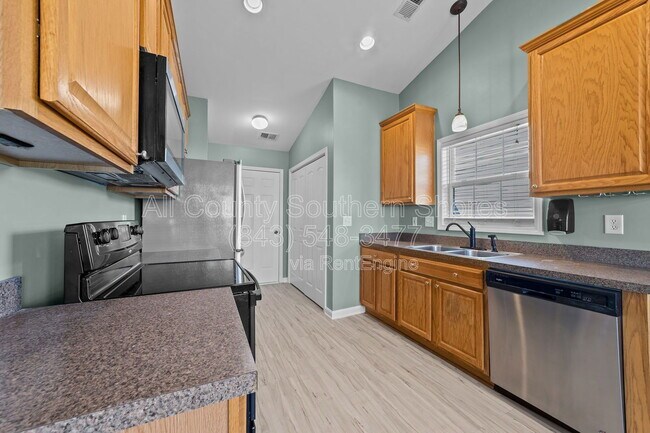 Building Photo - 359 Vesta Dr