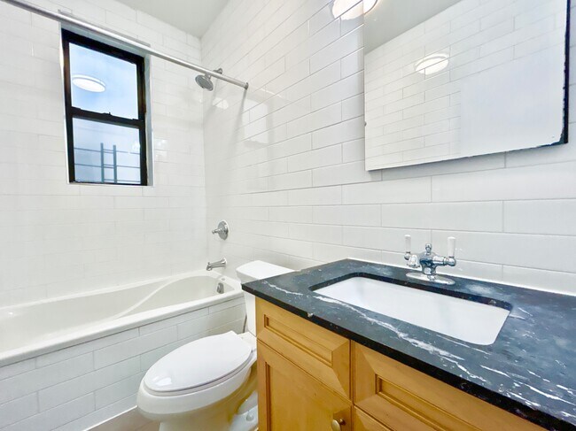 Building Photo - 607 W 137th St