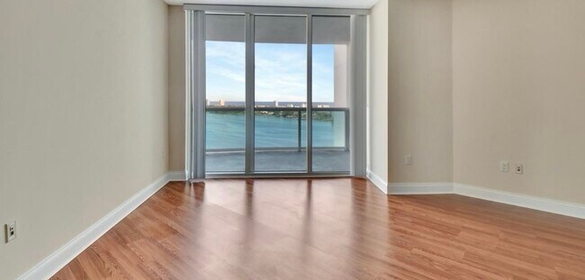 Building Photo - 241 Riverside Dr