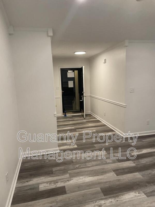 Building Photo - 7017 Midhurst Ct