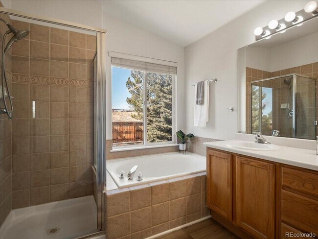 Building Photo - FABULOUS 3-BDRM, 3-BATH HOME IN GORGEOUS C...