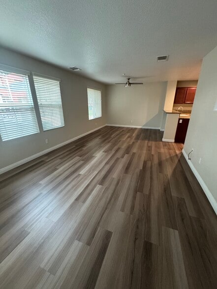 Building Photo - 642 W Brewer Rd