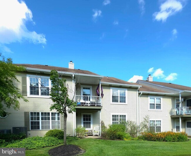 Building Photo - 336A Delancey Pl