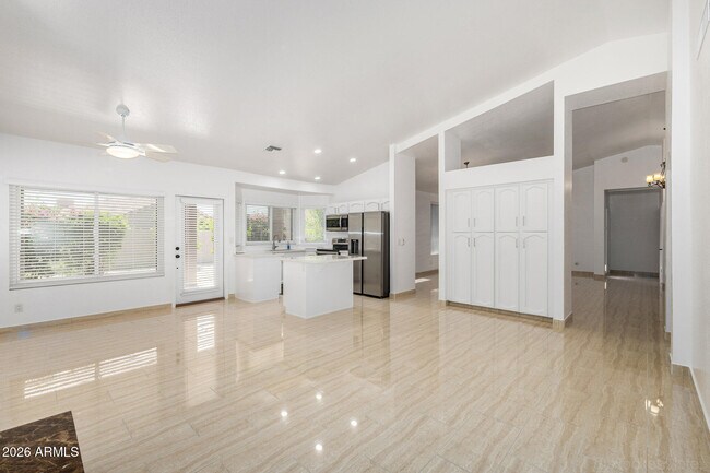 Building Photo - 9907 E Wood Dr