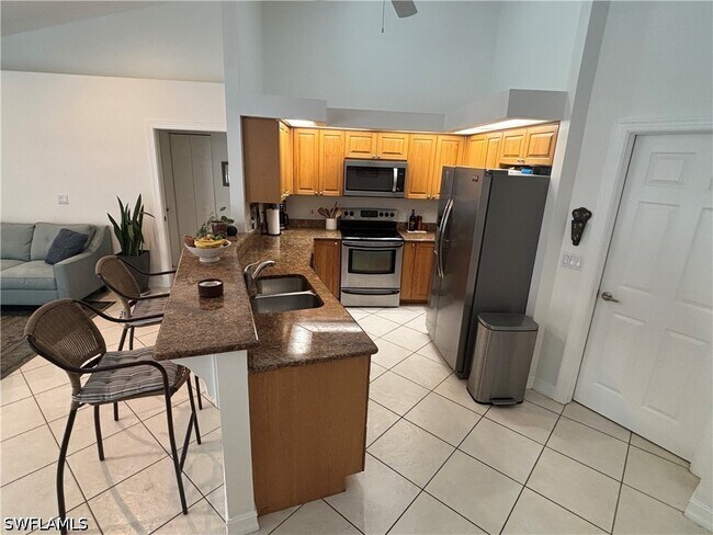 Building Photo - 1166 Royal Palm Dr