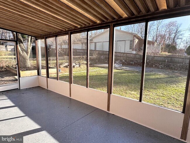 Building Photo - 6406 Wilcox Ct