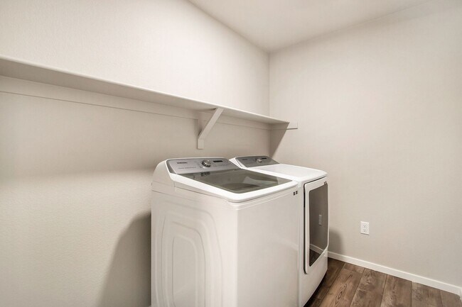 Building Photo - Stunning Home Built in 2022