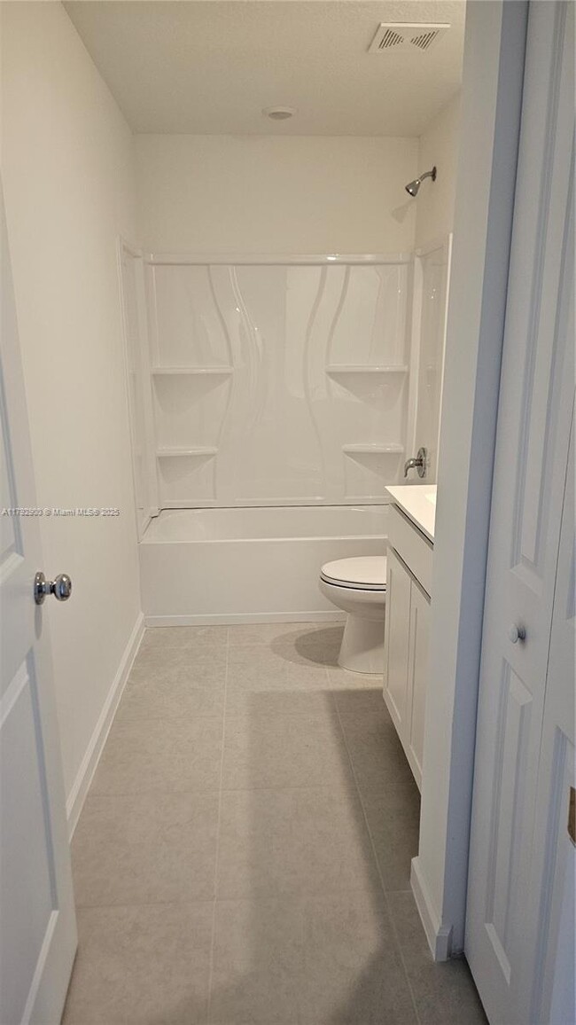 Building Photo - 5986 Pickering Dr