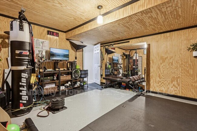 Building Photo - 3271 Newland Ct