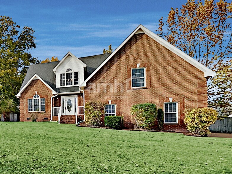 Primary Photo - 10010 Langford Ct