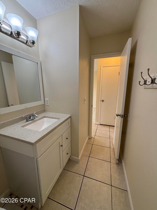 Building Photo - 1102 Frankford Ave