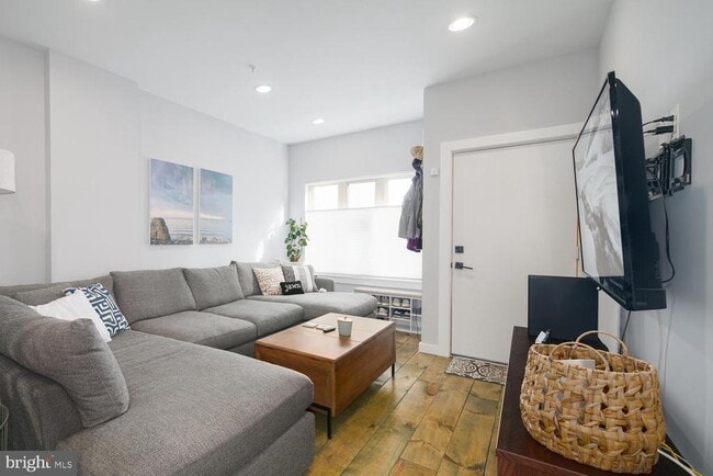 Building Photo - 1940 N Orianna St