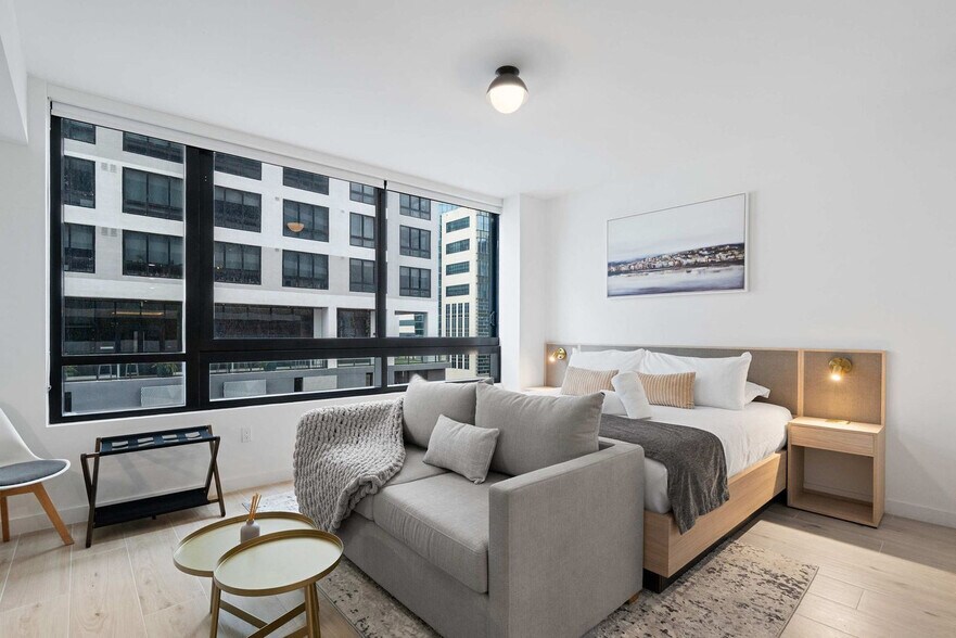 Building Photo - 225 N Miami Ave