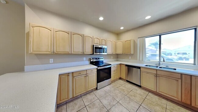 Building Photo - 3002 E Jeanette Ct