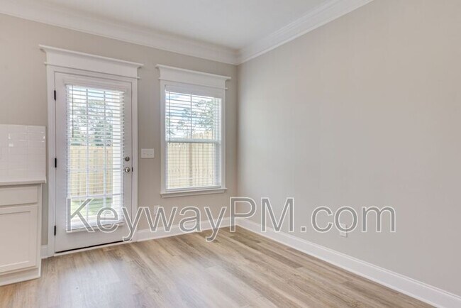 Building Photo - 2028 Denmark Ave SE