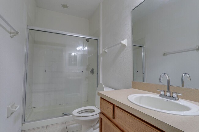 Building Photo - 4977 Pall Mall St W