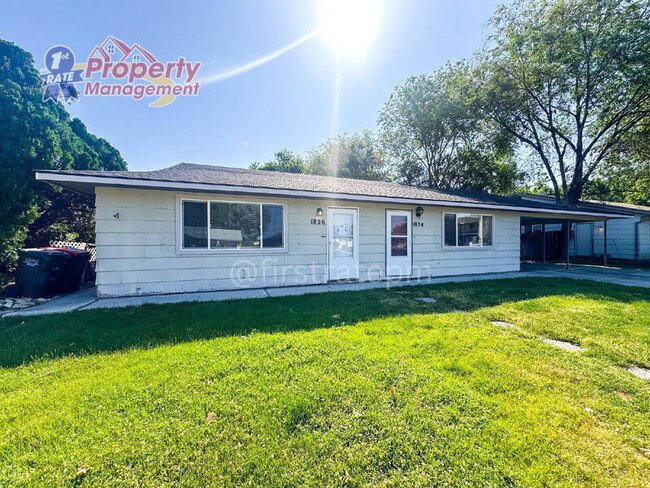 Primary Photo - 1826 N Crestmont Dr