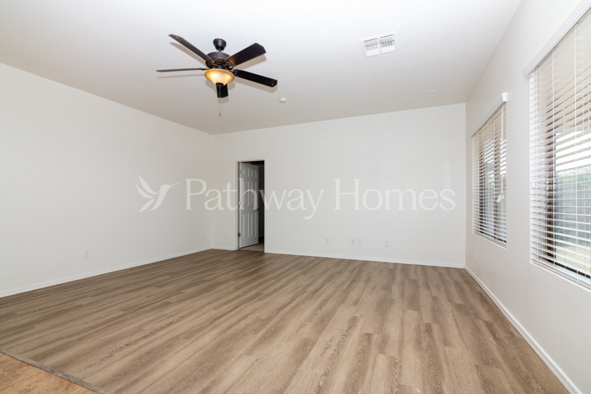 Building Photo - 4205 E Del Rio Dr
