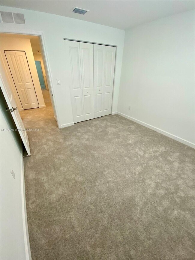 Building Photo - 4163 Lagoon Shore Dr