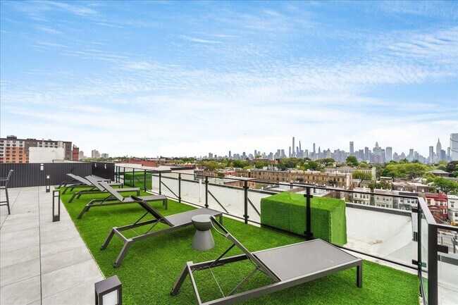 Building Photo - 121 34th St