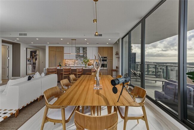 Building Photo - 275 1st Ave S