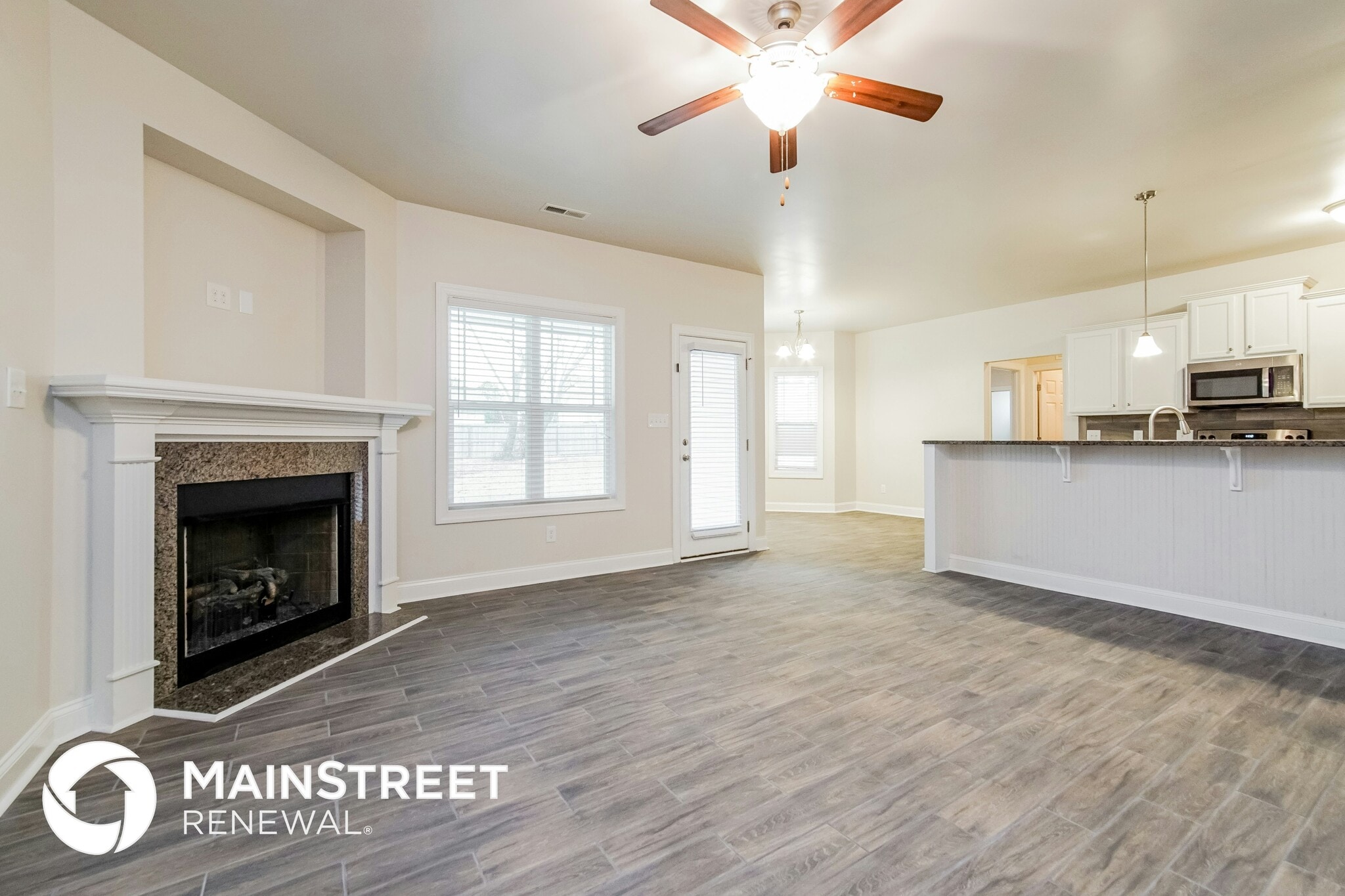 Building Photo - 140 Telesto Cir