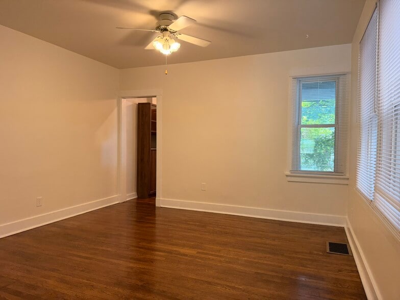 Building Photo - 607 1/2 Klemont Ave