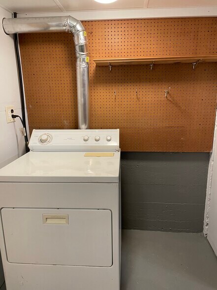 Dryer - 2417 E 3rd St
