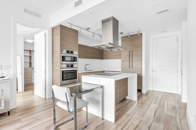 Building Photo - 155 E Boca Raton Rd