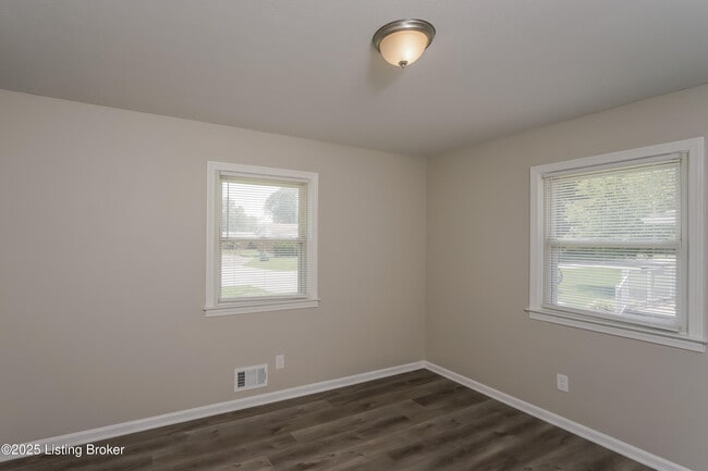 Building Photo - 8300 Pandorea Dr