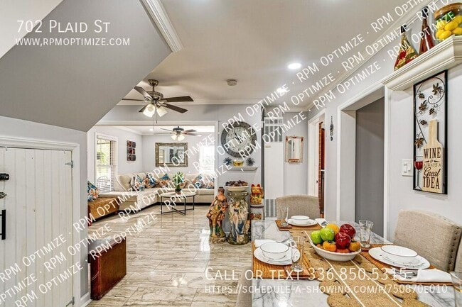 Building Photo - 702 Plaid St