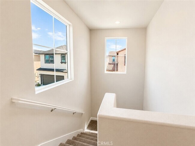 Building Photo - 28274 Via Garnicia
