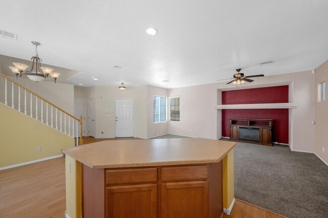 Building Photo - Nice Two Story Home with fenced yard and pet friendly owners.