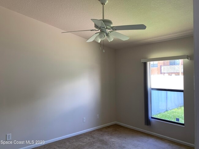Building Photo - 1070 Luminary Cir