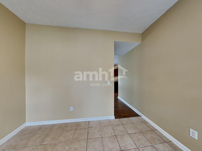 Building Photo - 226 Vintage Cir