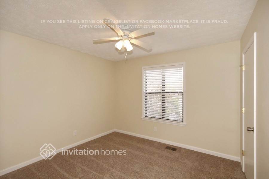 Building Photo - 10380 Colony Glen Dr