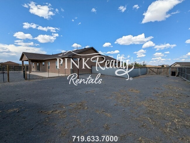 Building Photo - 1325 N Challenger Pl