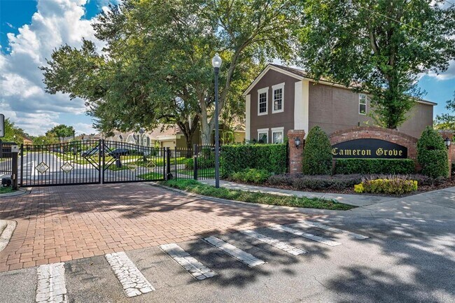 Building Photo - 1400 Holly Glen Run