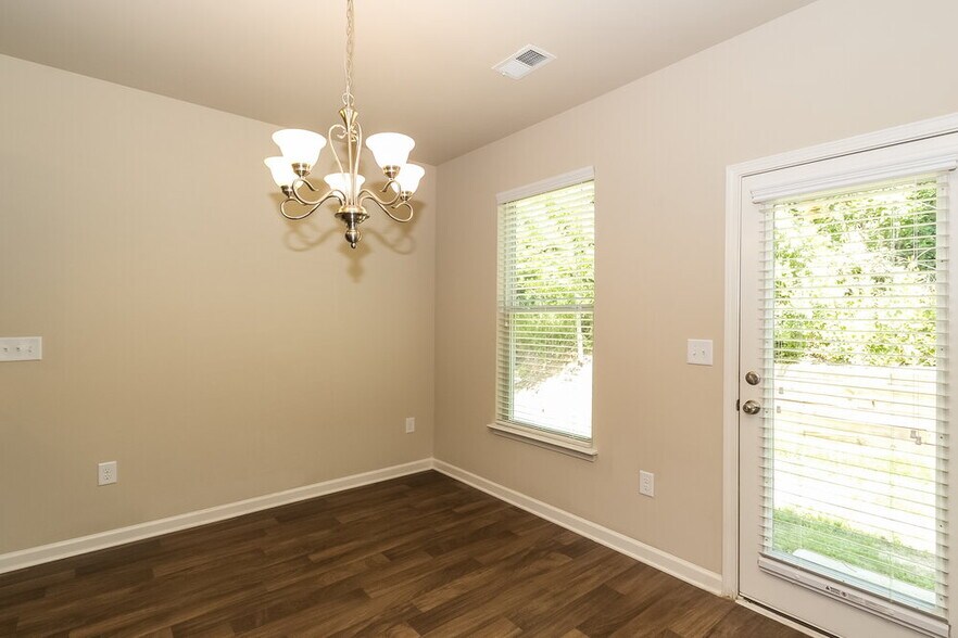 Building Photo - 258 Stillwood Dr