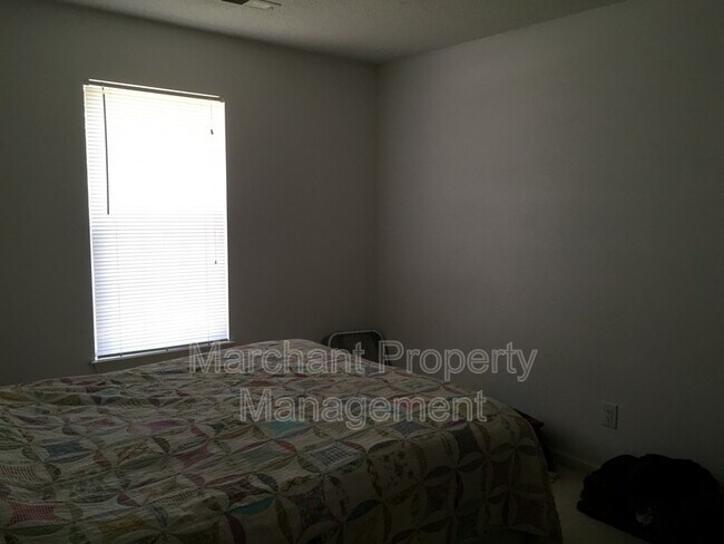 Building Photo - 210 Abigail Ln