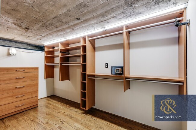 Building Photo - 601 4th St